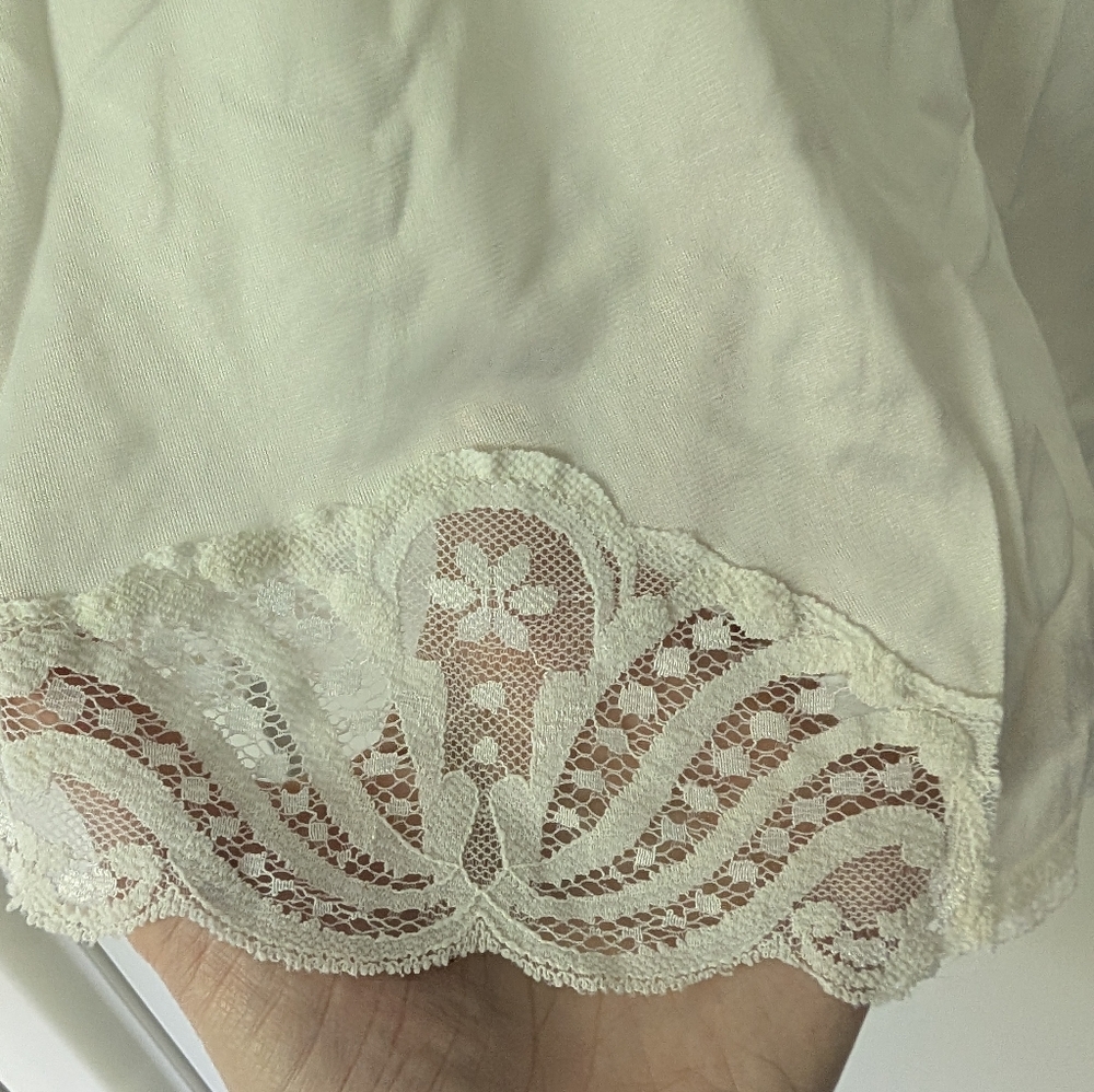 Vintage Hanna Sz M Cream Halfslip Satin Polyester 1980s 1990s
